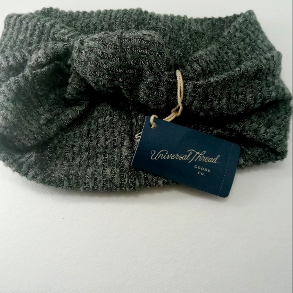 Universal Thread Knotted knitted headband